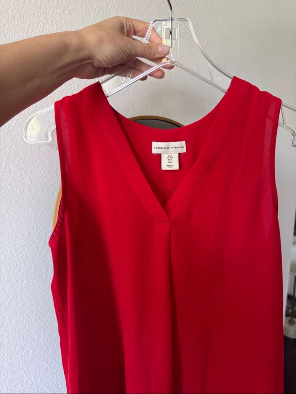 Red Sleeveless V-Neck Work Office Light Weight Blouse - Picture 4 of 5